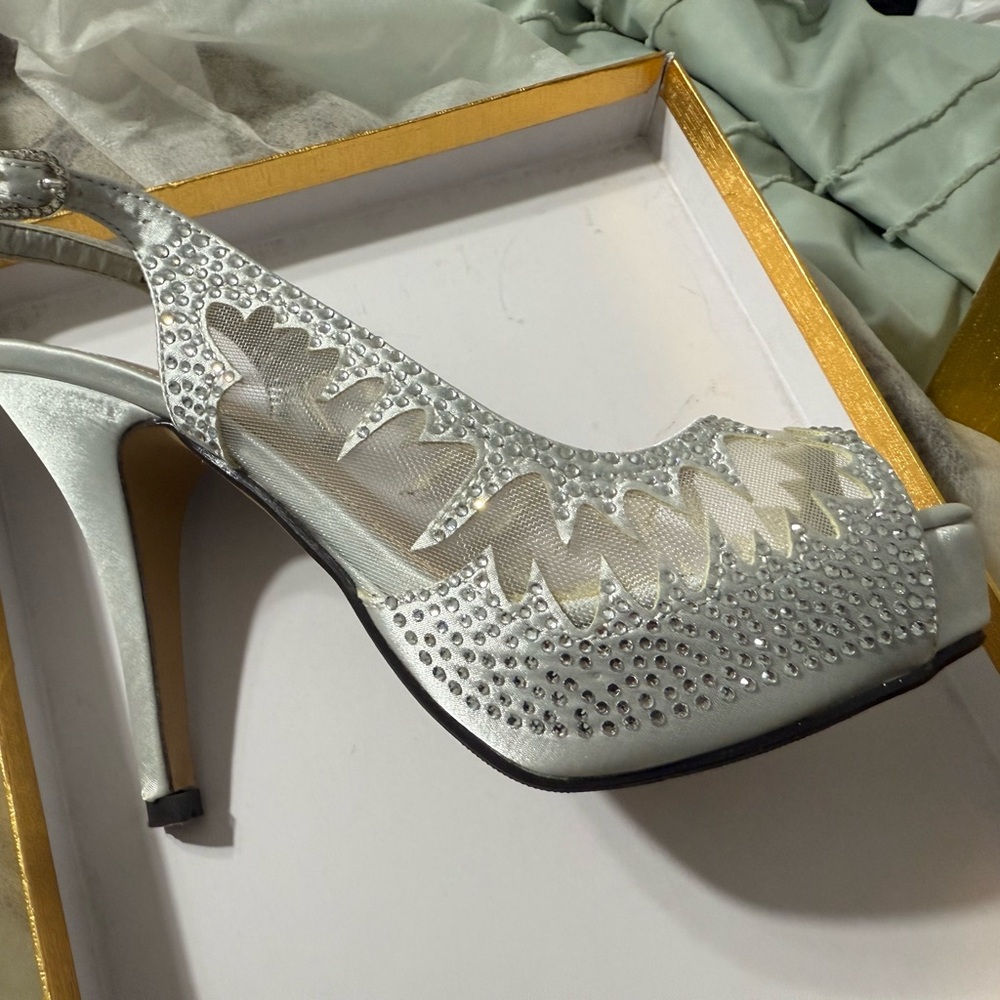 NEW: Lady Couture Elegant Bling Silver Women's Heels